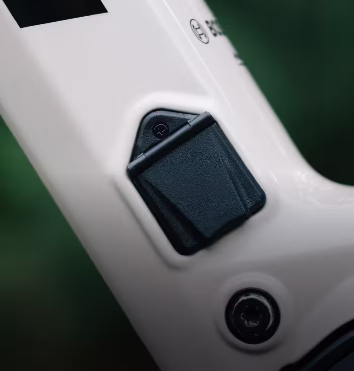 CHARGE PORT