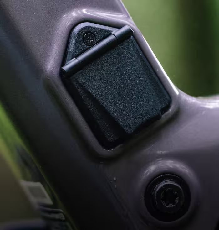 CHARGE PORT